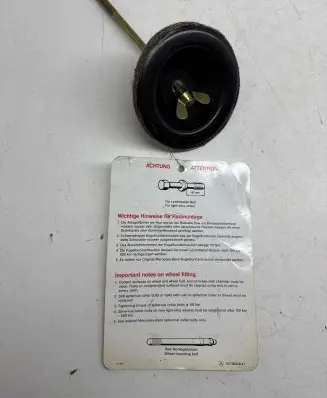 Mercedes-Benz SL R129 Spare wheel bolt 1075840047