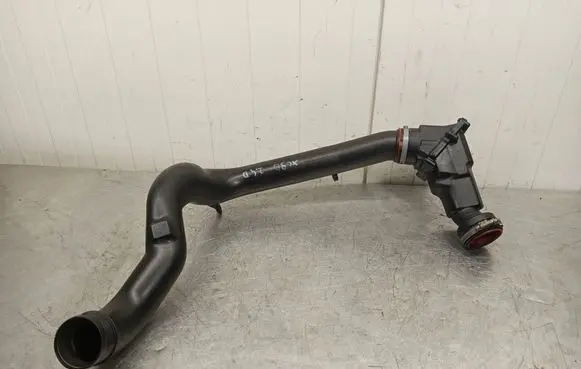 Volvo V70 Air intake hose/pipe 30714184