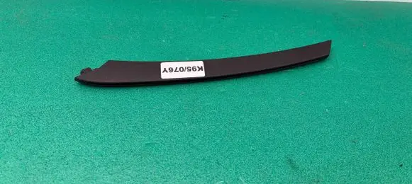 Porsche Cayenne (92A) Front bumper splitter molding 7P5807685E