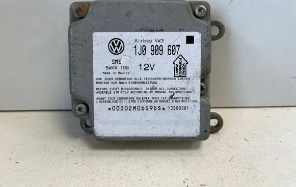 Volkswagen PASSAT B5 Airbag control unit/module 1J0909607 5WK4199