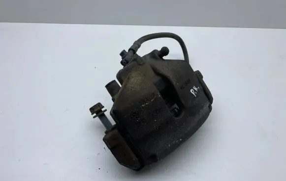 Volkswagen PASSAT CC Front brake caliper