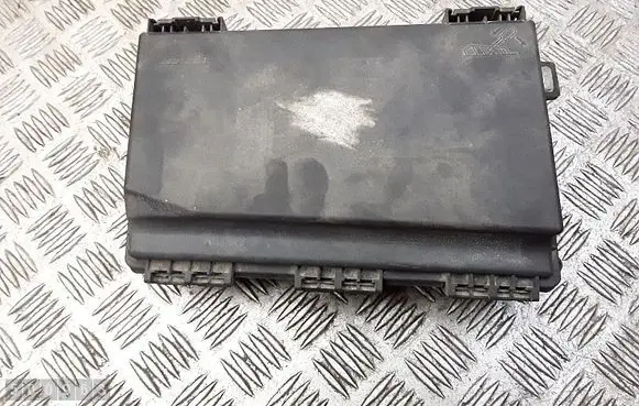 Opel Astra H Fuse module 13191133fk
