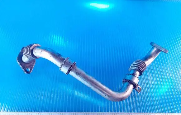 Volkswagen Crafter Engine coolant pipe/hose 076131525D