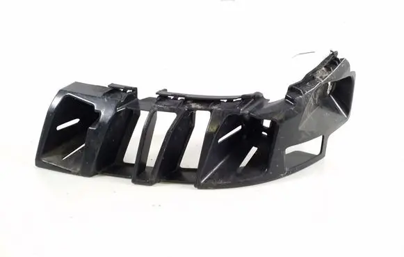 Rear bumper mounting bracket
