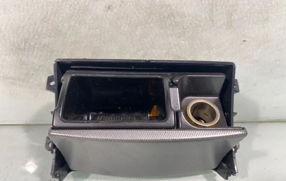 Toyota Avensis T250 Car ashtray