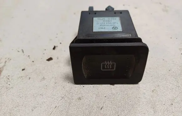 Volkswagen Golf IV Windscreen/window heater switch 1J0959621