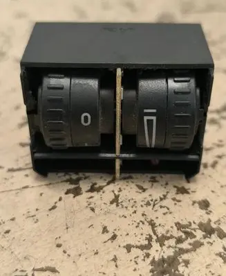 Volkswagen Touran I Headlight level height control switch 1T0941333