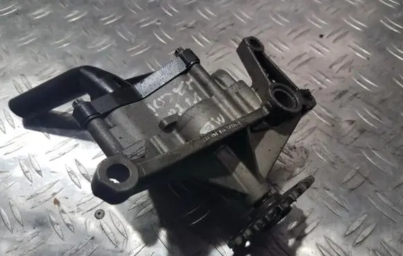 Mercedes-Benz Sprinter W901 W902 W903 W904 Oil pump 6061810801