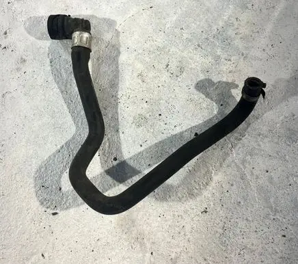 Volvo XC90 Engine coolant pipe/hose 8684526
