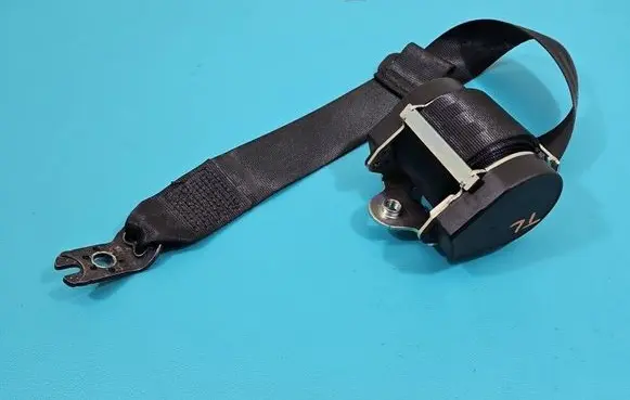Seat Leon (5F) Rear seatbelt 5F0857805A IMPRK1517166