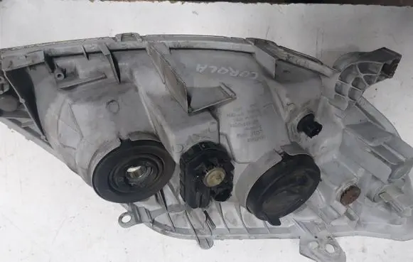 Toyota Corolla E120 E130 Headlight/headlamp 10077486