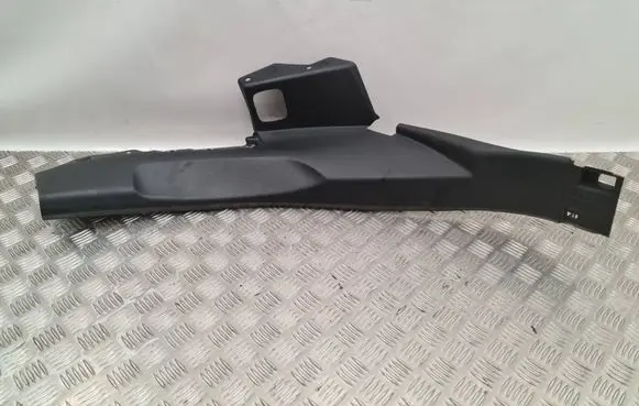 Audi Q7 4M Rear seat side bottom trim 4M0867768G