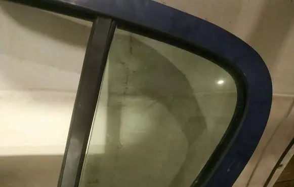 Opel Astra H Rear vent window glass as2