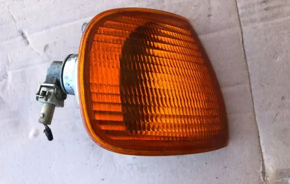 Volkswagen Polo III 6N 6N2 6NF Front indicator light