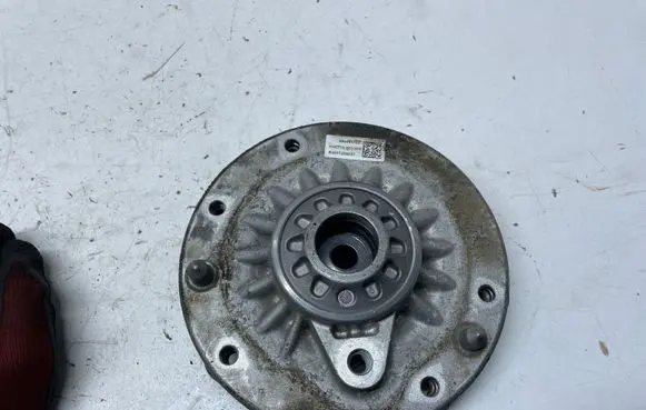 BMW X1 F48 F49 Front upper strut mount 689261702