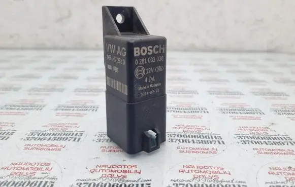Volkswagen Touran II Glow plug pre-heat relay 038907281D 0281003038