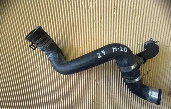 Mercedes-Benz E W212 Engine coolant pipe/hose A2515011582