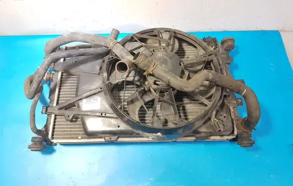 Ford Focus C-MAX Coolant radiator