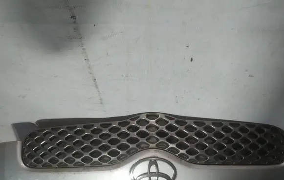 Toyota Yaris Front grill