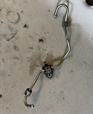 Peugeot 4007 Fuel line pipe