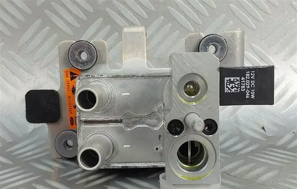 Ford Kuga III Air conditioning (A/C) expansion valve LX6A10C708AD