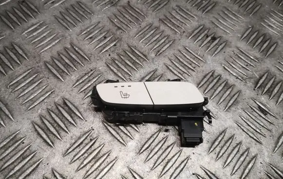 Mercedes-Benz Vito Viano W447 Seat heating switch 2059050004 A2059050004