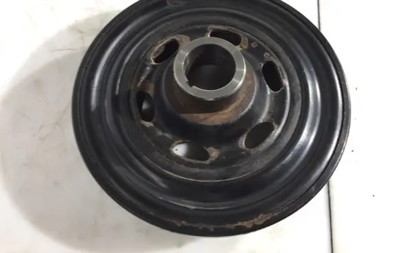 Mercedes-Benz Vito Viano W638 Crankshaft pulley A6110300503