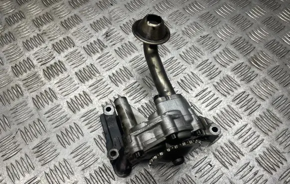 Volkswagen Touran I Oil pump 038115105C 02497504 280205