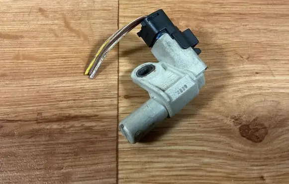 Volvo V50 Camshaft position sensor 9661135980