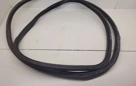 Audi A6 S6 C6 4F Front door rubber seal 4F0831721C