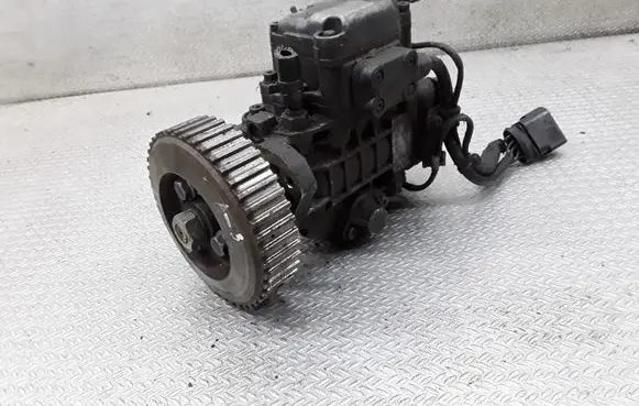 Skoda Octavia Mk1 (1U) Fuel injection high pressure pump 0460404977