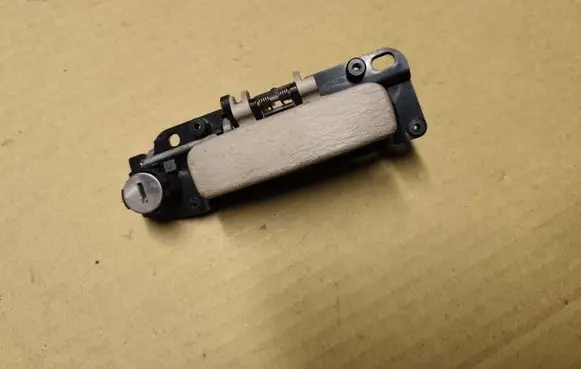 Chrysler PT Cruiser Glove box handle 