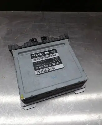 Mercedes-Benz CLK A208 C208 Engine control unit/module 0245451932