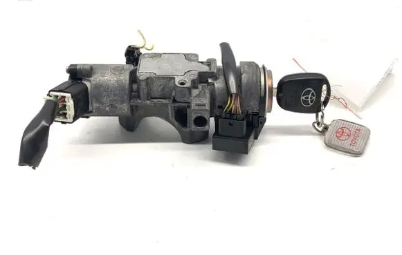 Toyota Avensis T250 Ignition lock N0501517