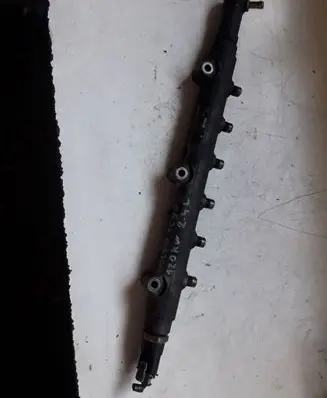 Volvo XC90 Fuel distributor 0445215015