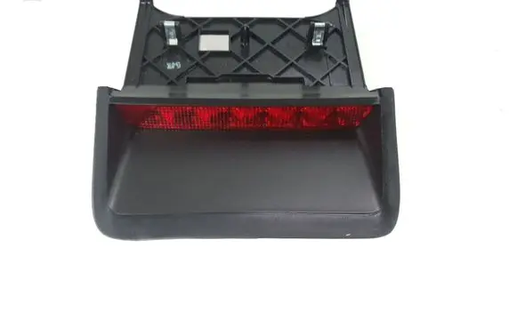 Third/center stoplight