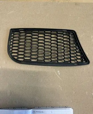 BMW M5 Front bumper lower grill KM51026