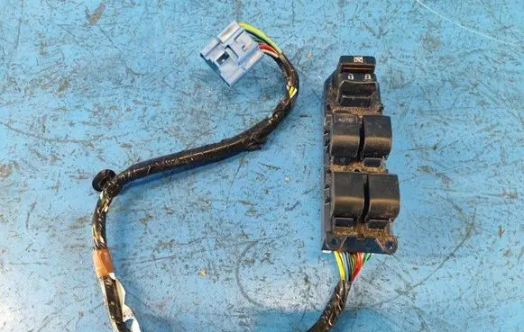 Toyota Camry Electric window control switch 8482033270