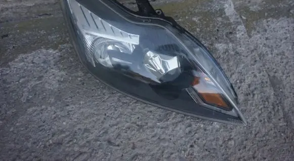 Ford Focus Headlight/headlamp