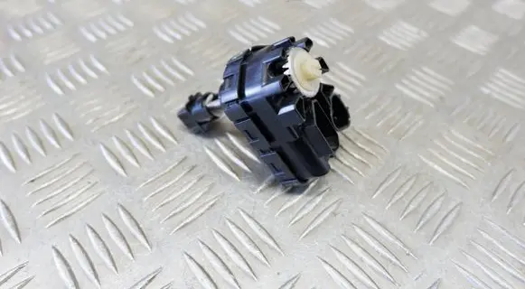 Lexus CT 200H Headlight level adjustment motor 