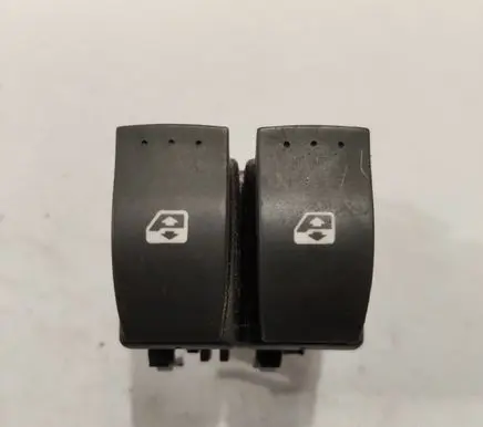 Renault Espace - Grand espace IV Electric window control switch 015085A