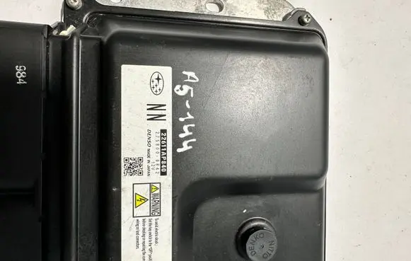 Subaru Legacy Engine control unit/module 22611AP840 2758009842