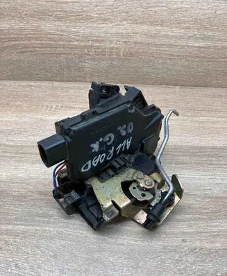 Audi A6 Allroad C5 Rear door lock 