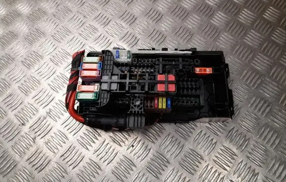 Mercedes-Benz GLE W167 Fuse box set A1679063103