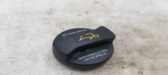 Volkswagen PASSAT B5 Oil filler cap 06B103485C