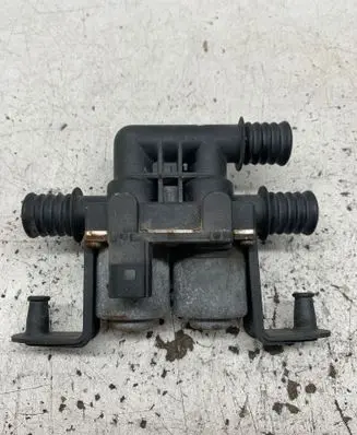 BMW 7 E65 E66 Coolant heater control valve 6906652 030404 1147412159