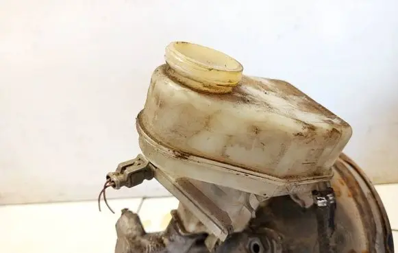 Opel Vectra C Master brake cylinder 320670692