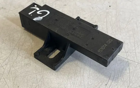 Audi Q7 4M Keyless system antenna 4M0907247