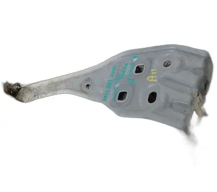 Mercedes-Benz B W247 Fender mounting bracket 
