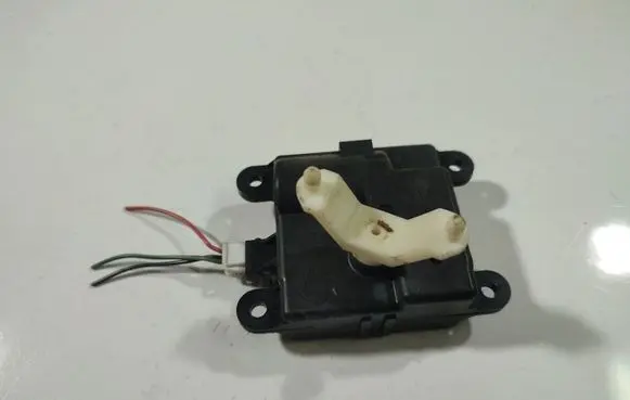 Nissan Almera Tino Air flap motor/actuator 